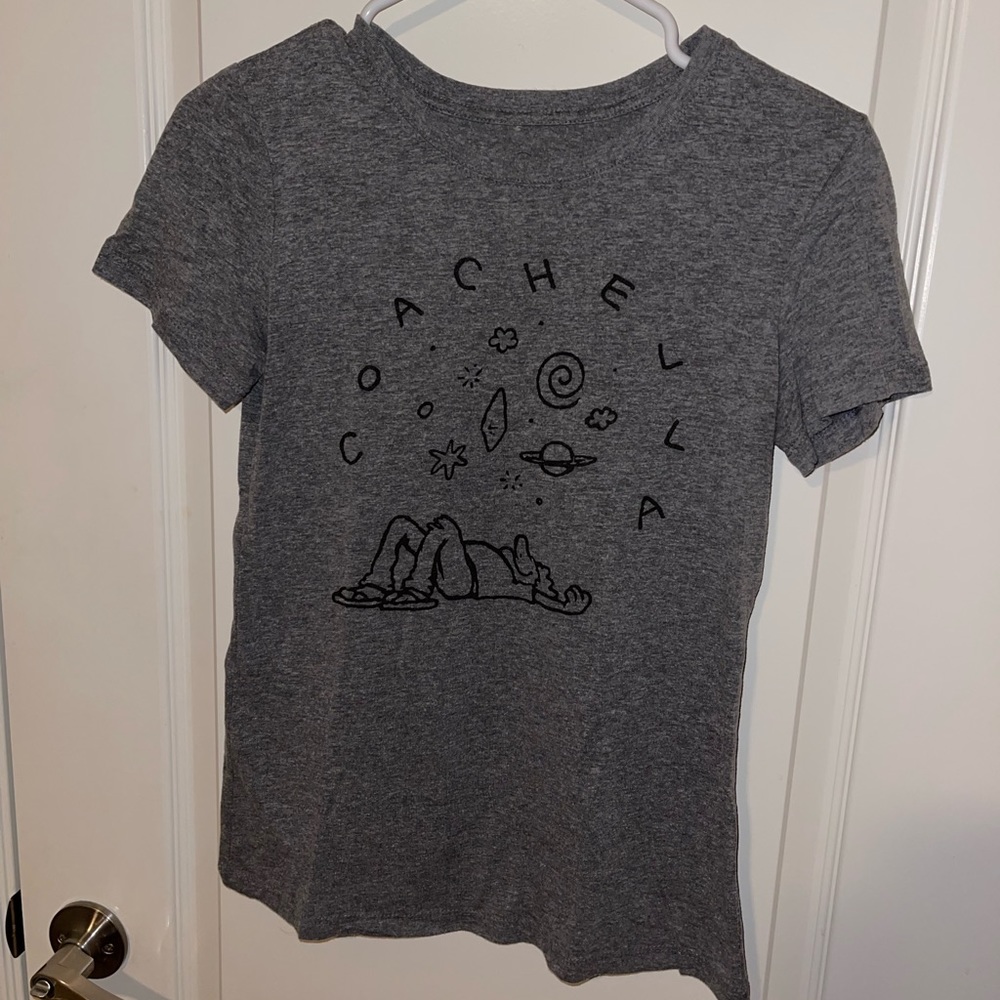Coachella 2016 shirt with artist lineup on the back